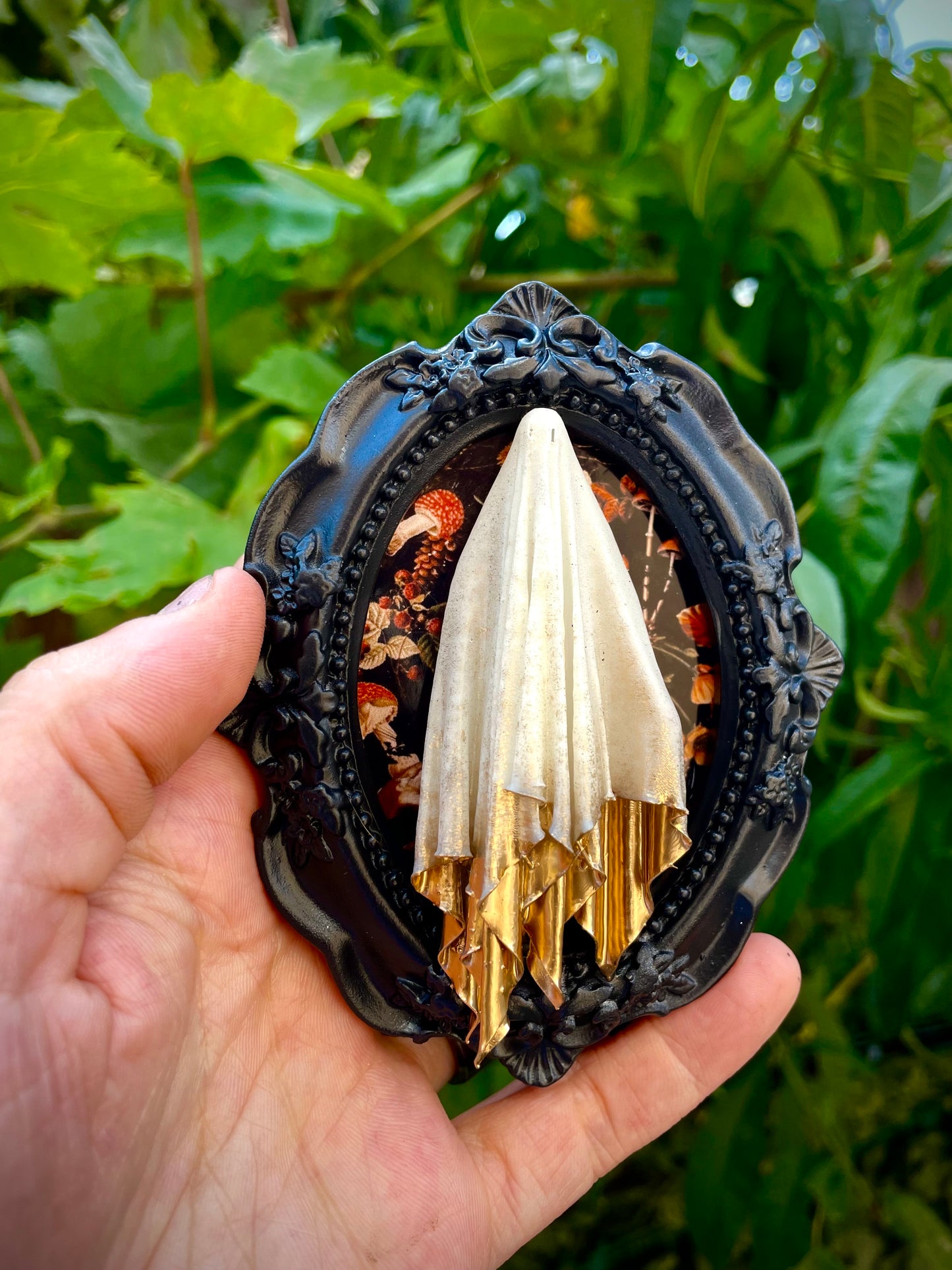 Framed Ghoul: White + Gold Gradient