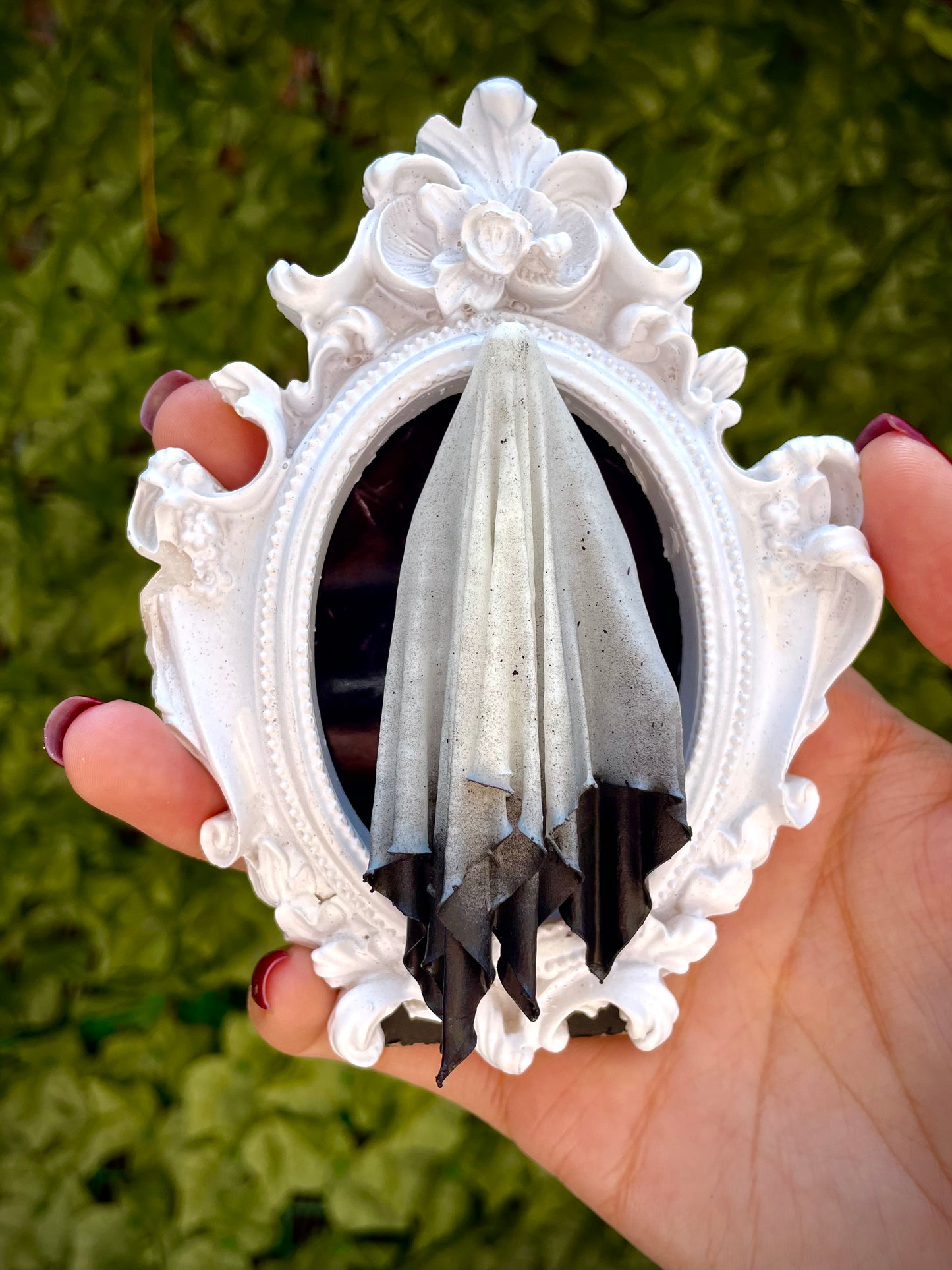 Framed Ghoul: White + Black Gradient