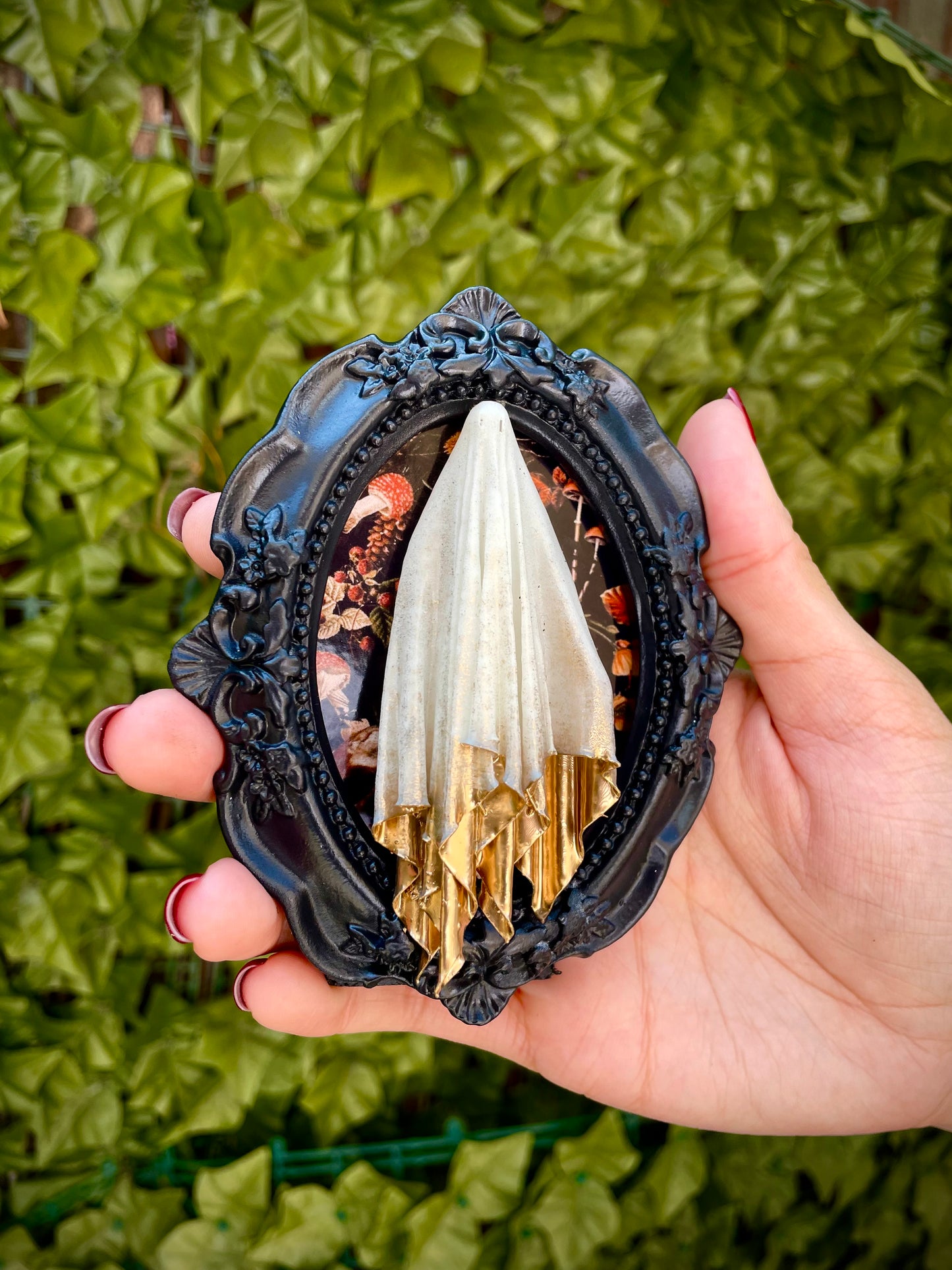 Framed Ghoul: White + Gold Gradient