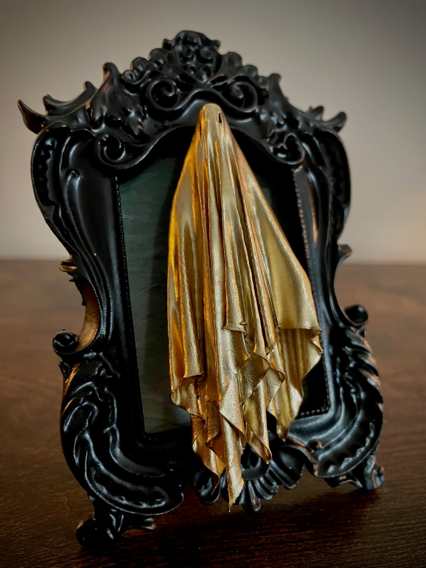 Framed Ghoul: Gold, Green
