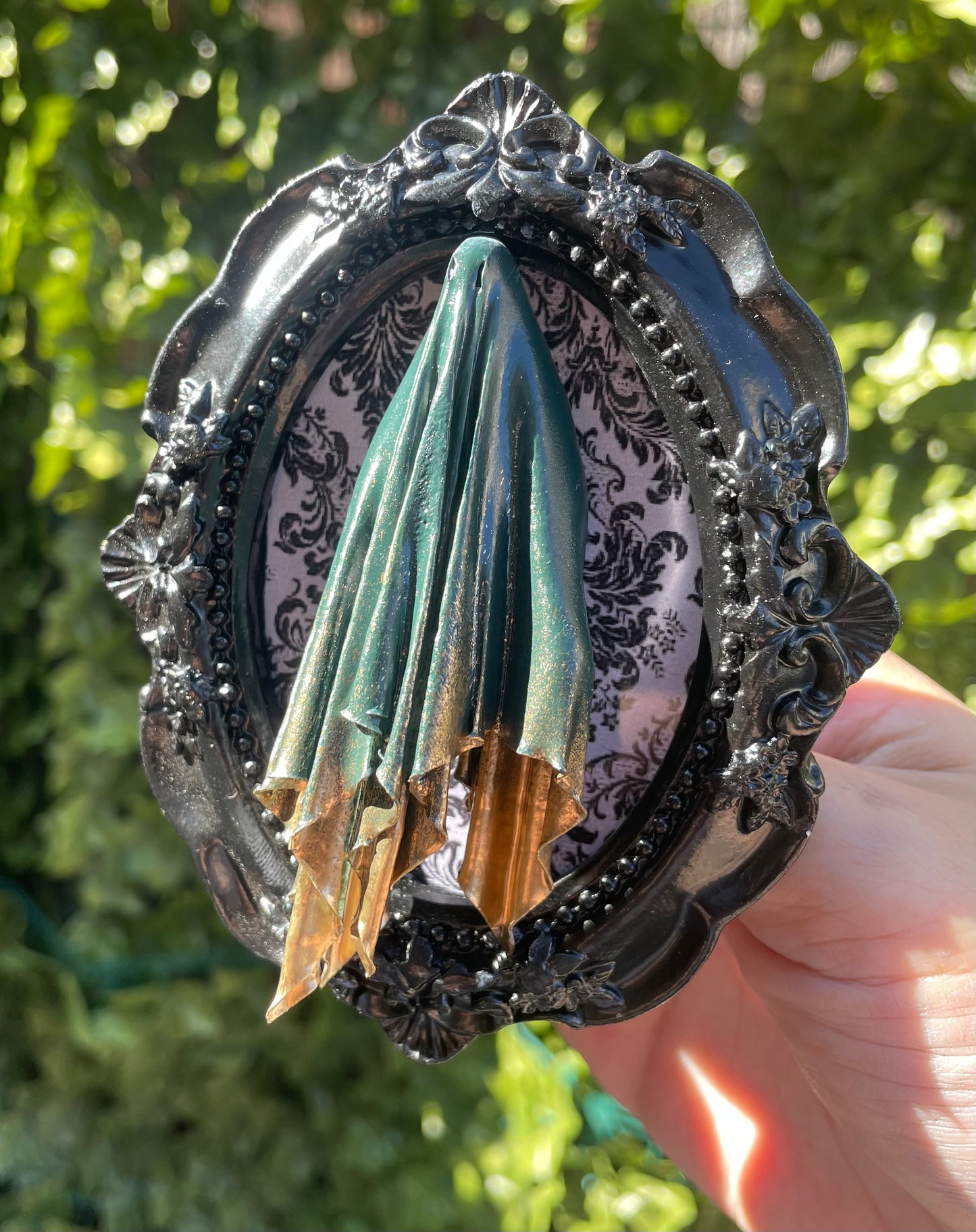 Framed Ghoul: Green + Gold Gradient