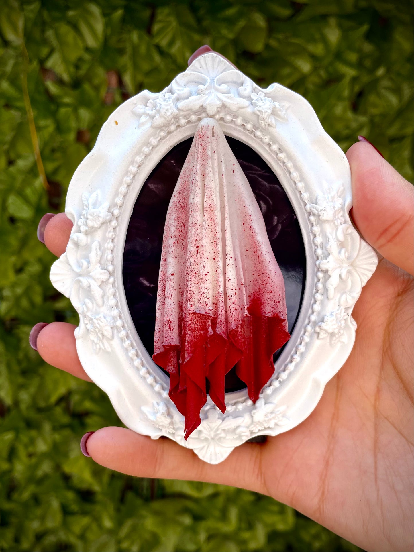 Framed Ghoul: White + Red Gradient