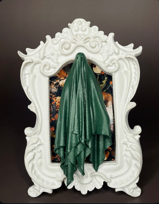 Framed Ghoul: Green, Skulls Background